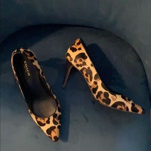 Coach pumps